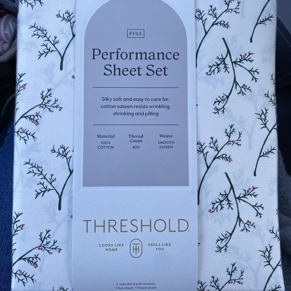 Full 400 Thread Count Holiday Performance Sheet Set Holly - Threshold - Picture 6 of 6